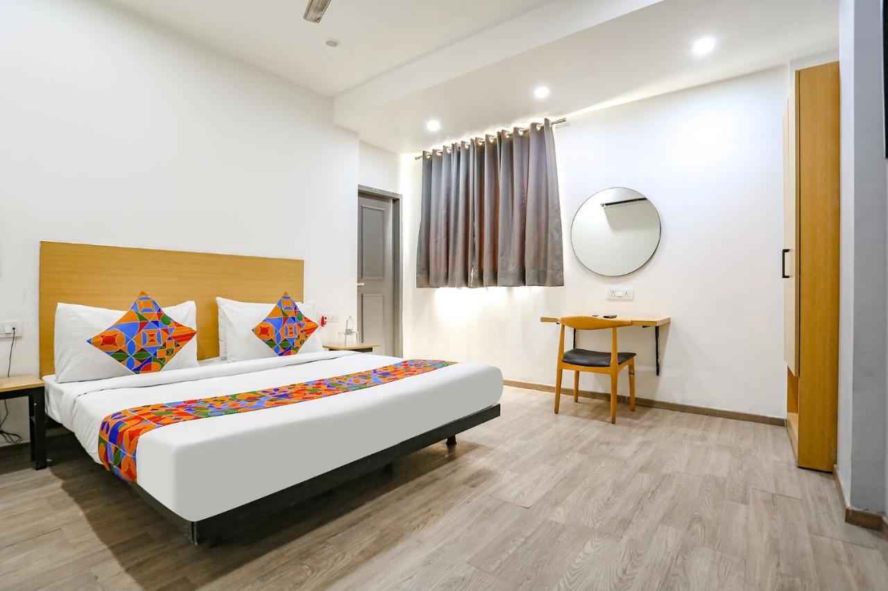 Fabhotel Vat - Meera Bagh Delhi  Exterior foto