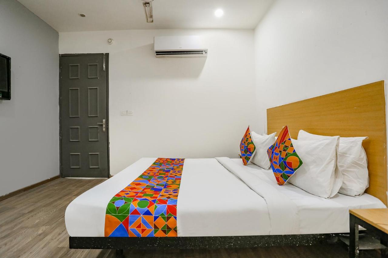 Fabhotel Vat - Meera Bagh Delhi  Exterior foto